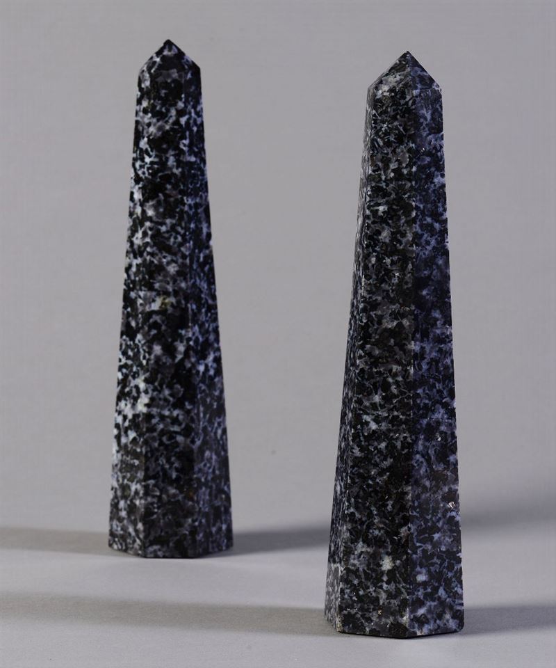 Pair of gabbro obelisks  - Auction Mirabilia - Cambi Casa d'Aste