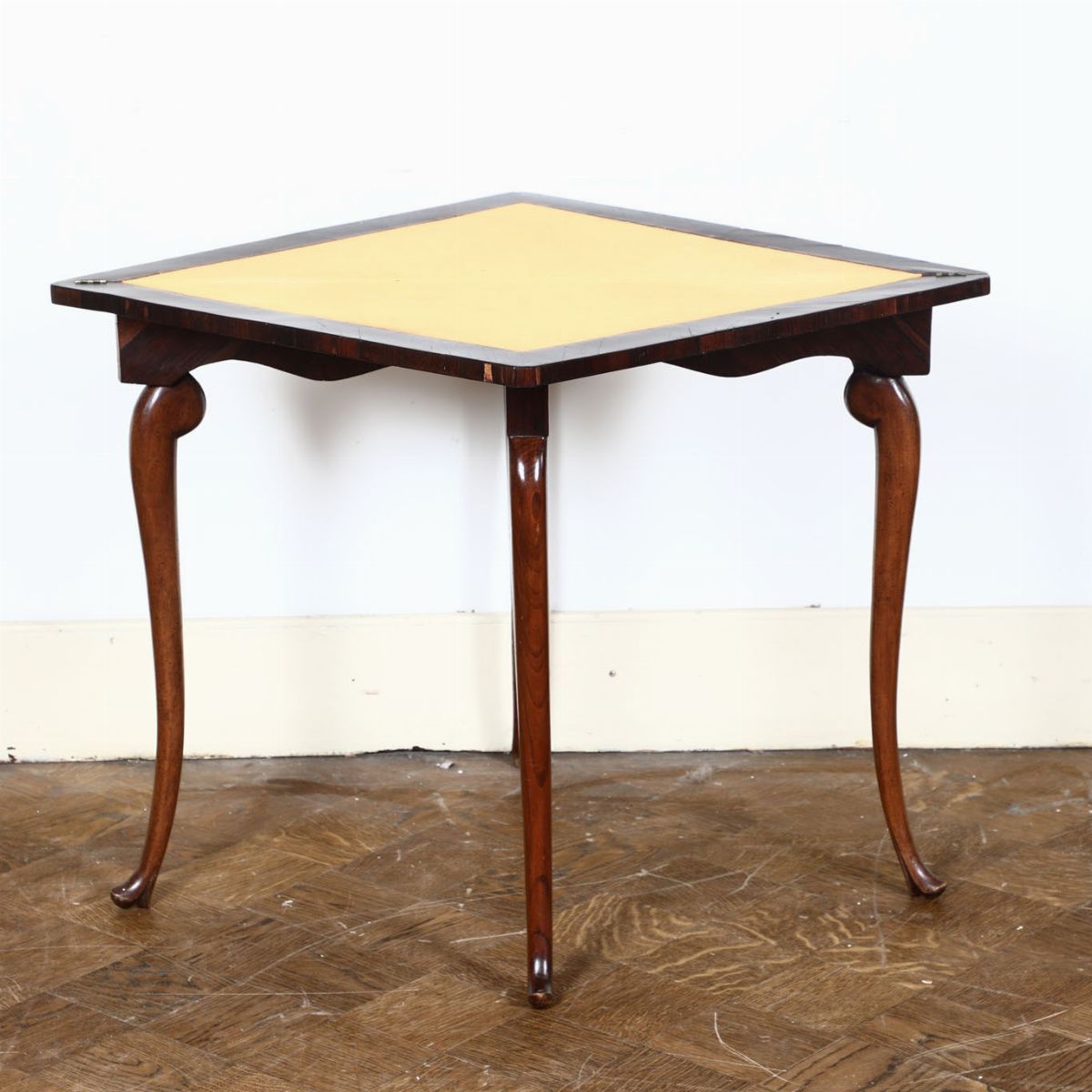 Tavolino da Gioco Luigi XV Triangolare Apribile Lastronato e Filettato, Genova, Metã XVIII Secolo