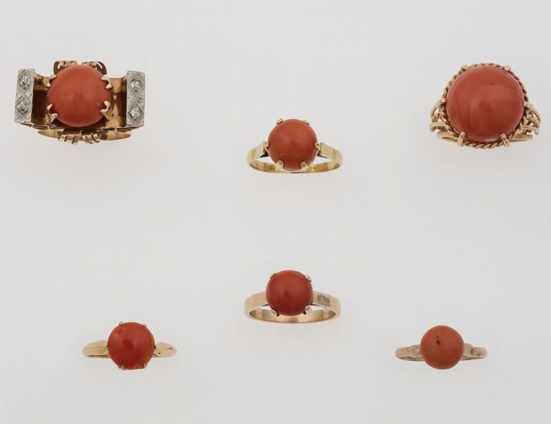 Six coral and gold rings  - Auction Timed Auction Jewels - Cambi Casa d'Aste
