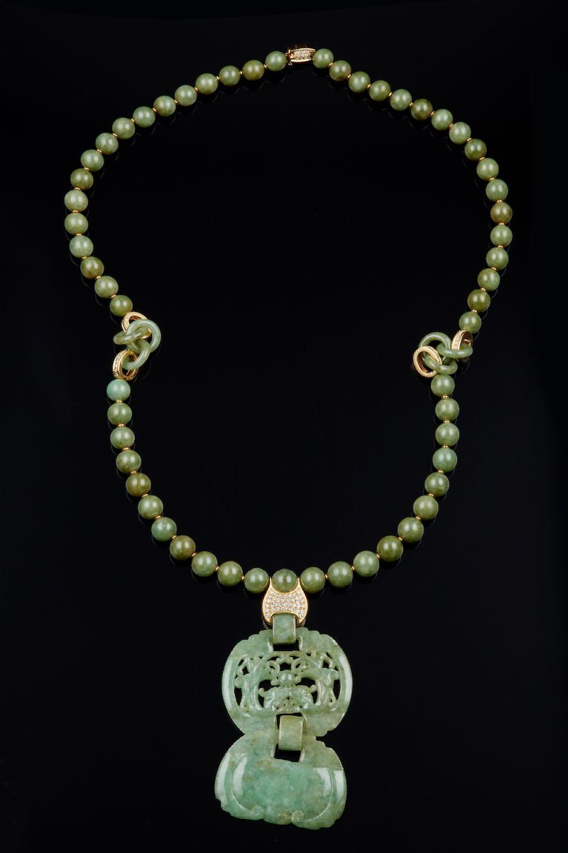 Collana e pendente in giadeite  - Auction Fine Coral Jewels - II - Cambi Casa d'Aste
