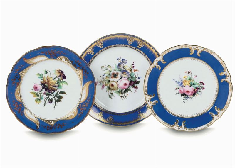 Tre piatti Probabilmente Parigi, secondo quarto del XIX secolo  - Auction Fine Art - Cambi Casa d'Aste