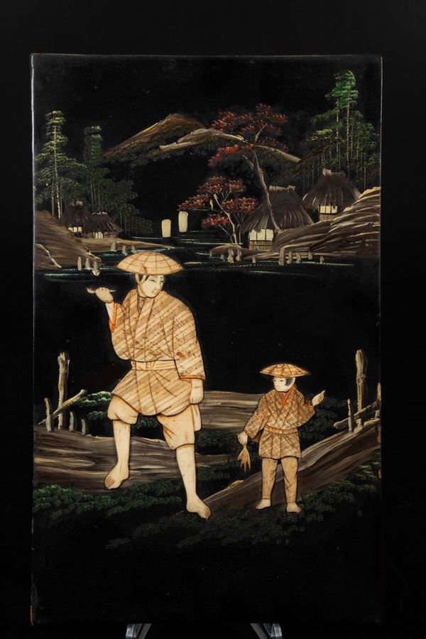 Quattro pannelli in legno laccato e dipinto con applicazioni in osso raffiguranti contadini entro paesaggio, Cina, inizi XX secolo