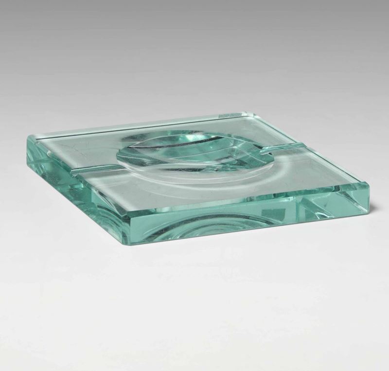 Portacenere in vetro. Prod. Italia, 1960 ca. cm 20x21  - Asta Design Lab - Cambi Casa d'Aste