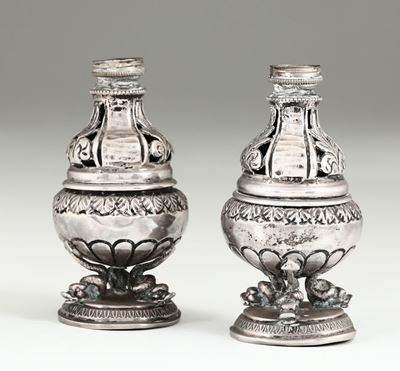 Coppia di Vasetti in Argento, Manifattura Italica del XX Secolo