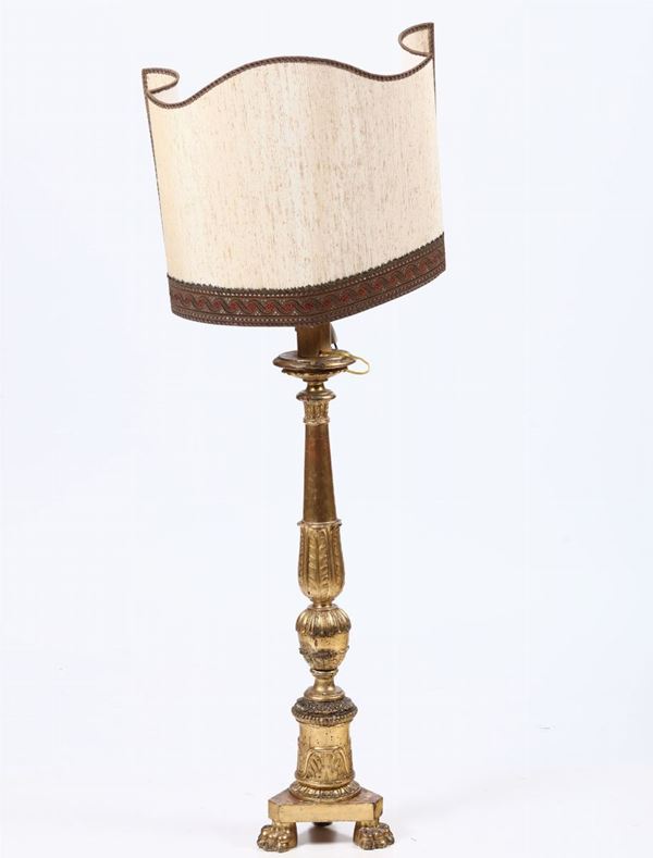 Piantana in legno intagliato e dorato, XVIII secolo