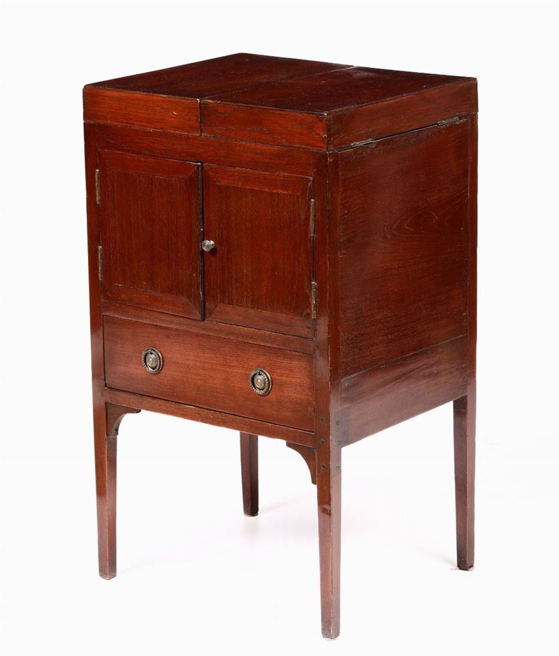 Mobiletto in legno ad un cassetto e due sportelli  - Asta Antiquariato III - Asta a Tempo - Cambi Casa d'Aste