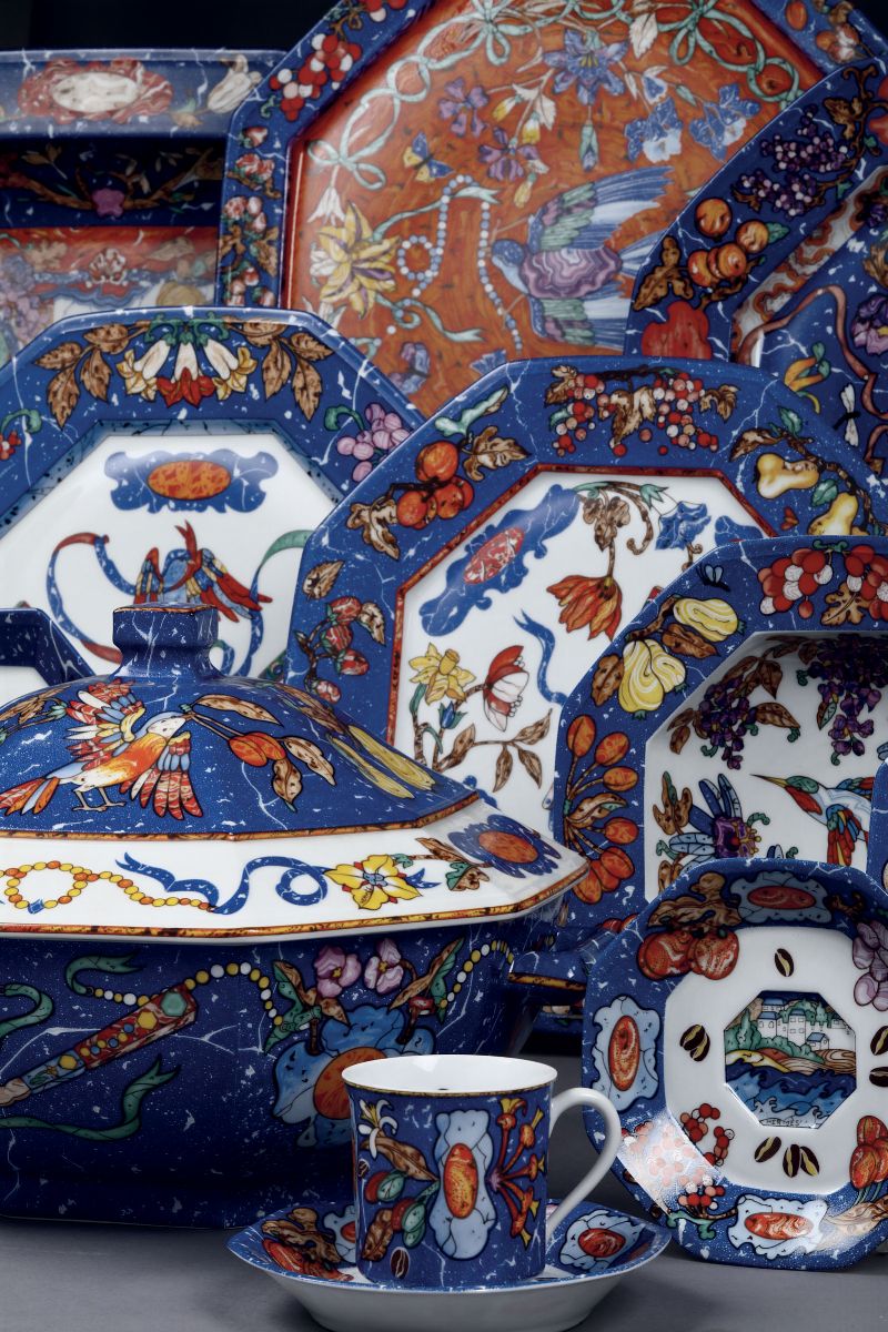 Servizio da Tavola Hermès Marqueterie De Pierres Dures D'orient Et D’occident Limoges, Verso la F...