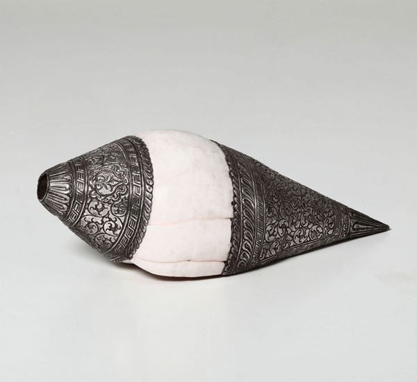 A shell with silver details, India (?), 1900s
