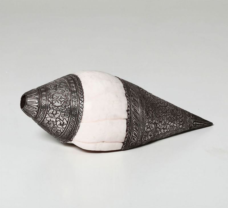 A shell with silver details, India (?), 1900s  - Auction Silvers - Time Auction - Cambi Casa d'Aste