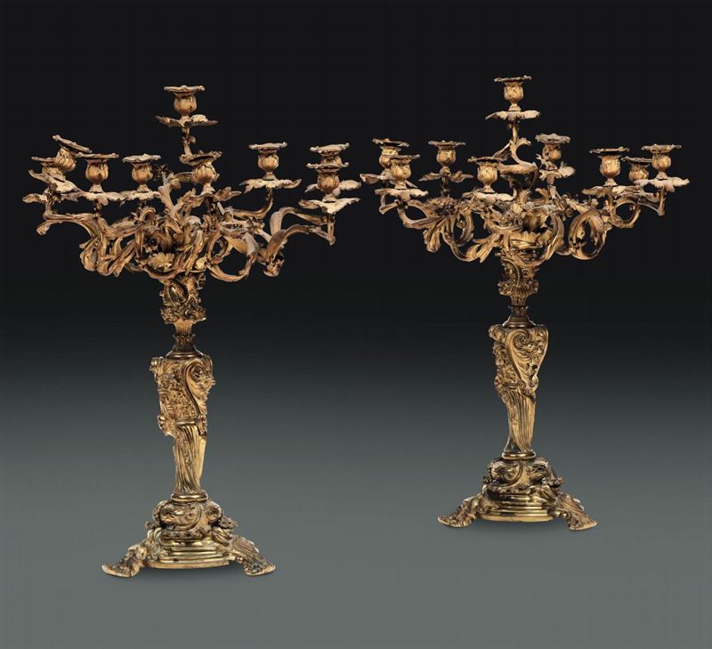 Coppia di candelabri Luigi XV a sette luci in bronzo dorato e cesellato, Francia, XIX secolo  - Auction L'Art de la Table - Cambi Casa d'Aste