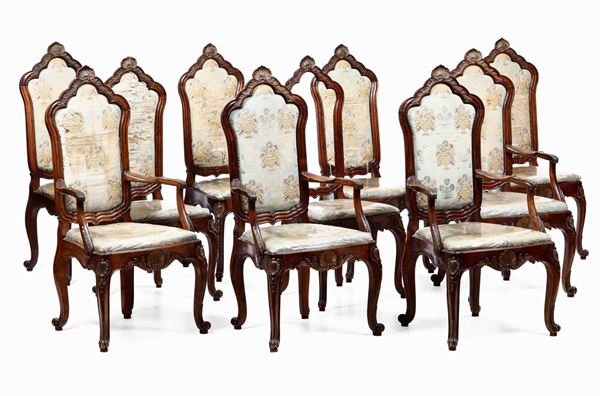 Quattro poltrone e sei sedie in legno intagliato, XVIII secolo