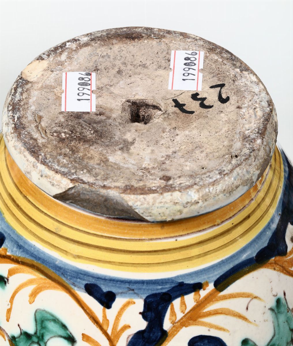 Coppia di Brocche e Vaso Biansato da Farmacia Montelupo, Inizio '600