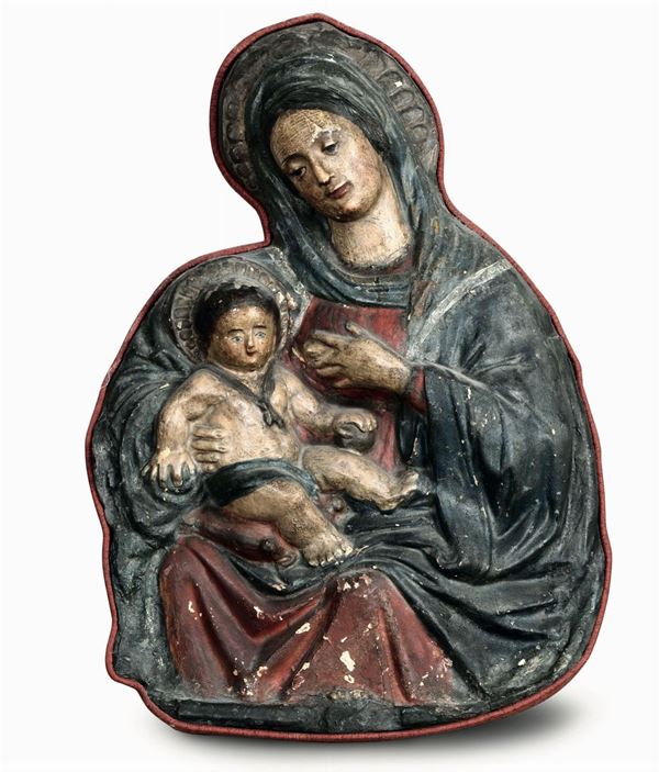 Madonna con Bambino. Stucco policromo. Scultore italiano del XVIII secolo
