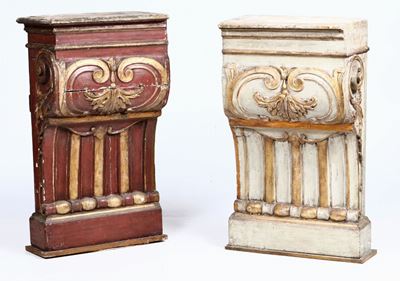 Due Grandi Mensole in Legno Scolpito e Dipinto, XVIII Secolo