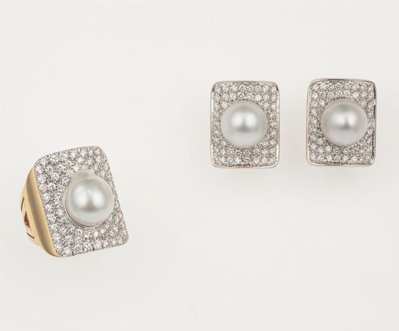Demi-parure composta da anello ed orecchini con perle coltivate e diamanti  - Asta Fine Jewels - Cambi Casa d'Aste