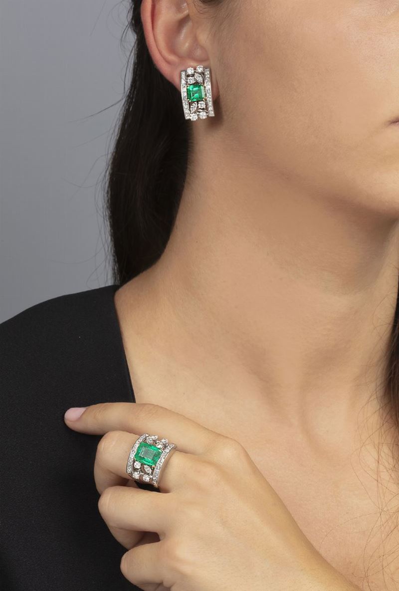 Demi-parure composta da anello ed orecchini con smeraldi Brasile e diamanti  - Asta Fine Jewels - Cambi Casa d'Aste