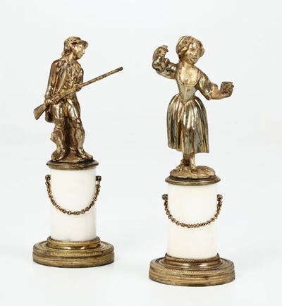 Coppia di Figure in Bronzo Dorato su Basi in Marmo Bianco, Fine XVIII Secolo