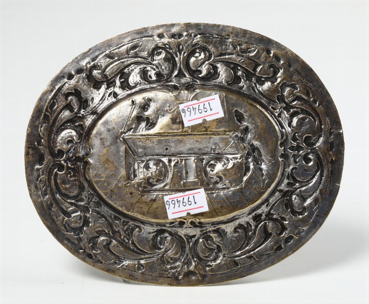 Piatto Fiammingo in Ottone, XVII Secolo