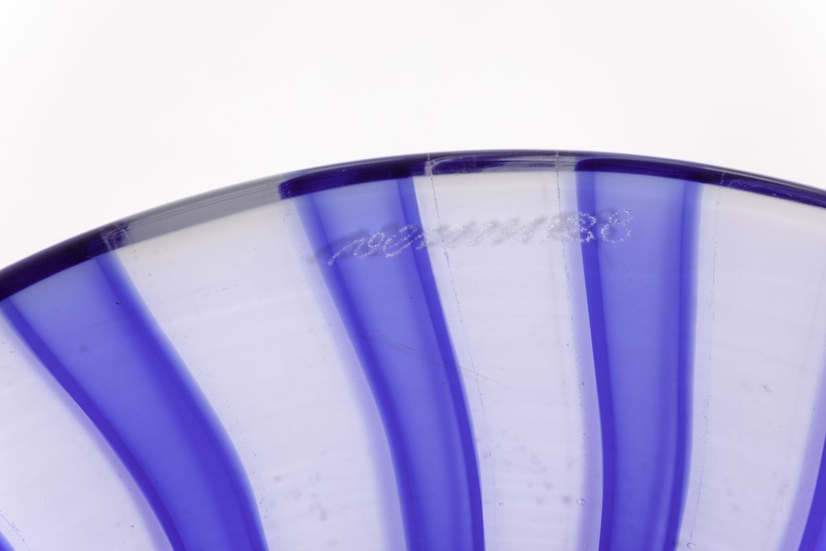 Alessandro Mendini, Vaso “Berito” in vetro soffiato incamiciato (Venini), Murano, 1988 ca