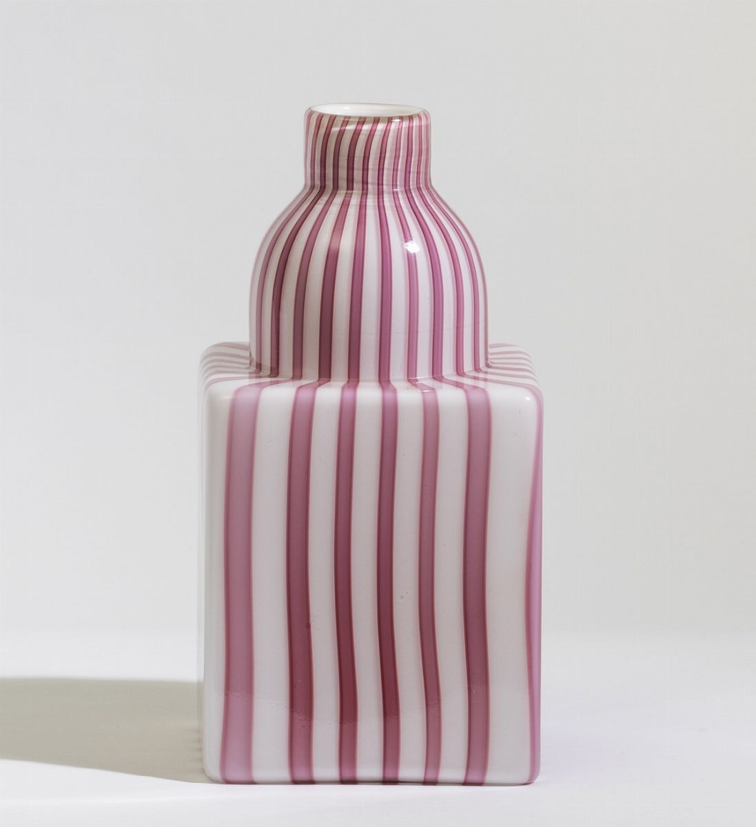 Alessandro Mendini, Vaso “Berito” Venini (Murano), vetro soffiato incamiciato, 1988 ca