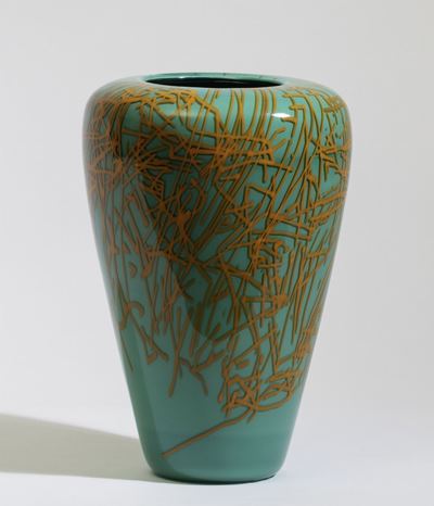 Toots Zynsky, Vaso troncoconico della serie Folto (Venini), vetro soffiato incamiciato, Murano, 1...