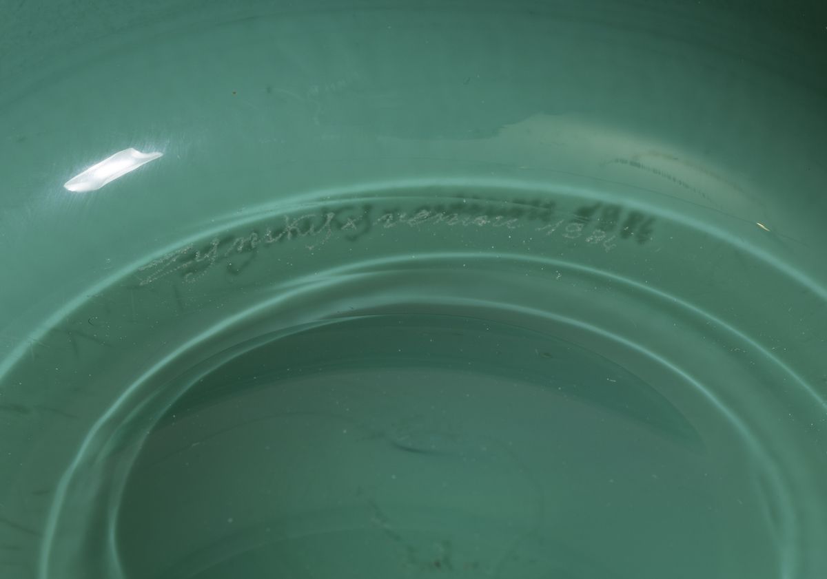 Toots Zynsky, Vaso troncoconico della serie Folto (Venini), vetro soffiato incamiciato, Murano, 1...