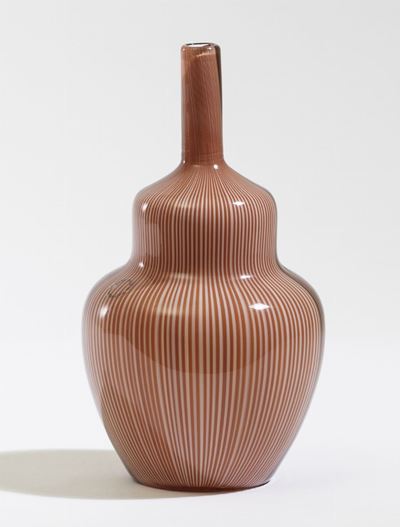 Venini (attrib.), Vaso a bottiglia “Tessuti” in vetro soffiato, canne policrome
