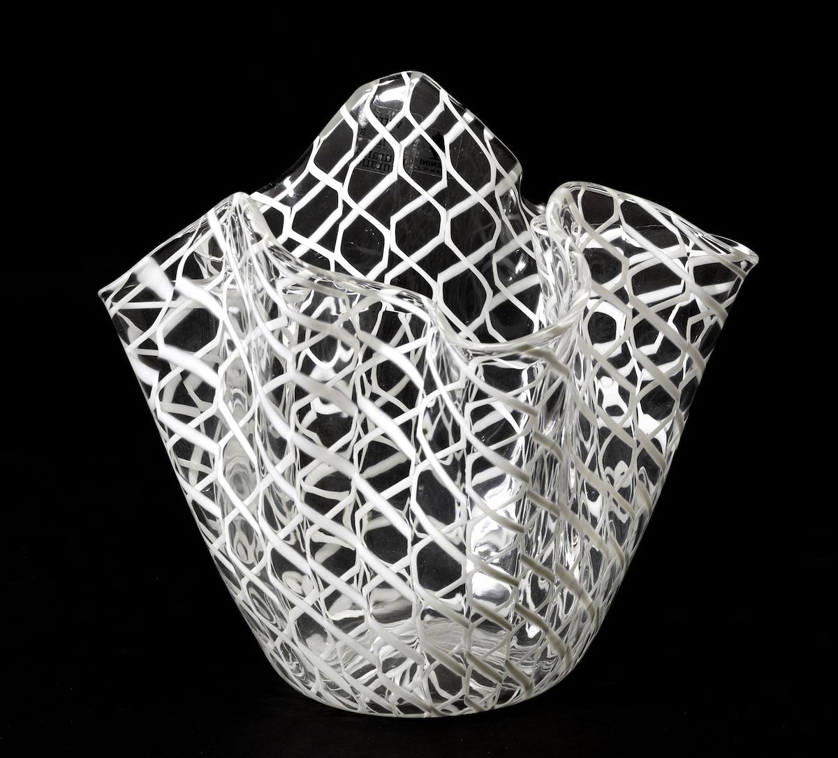 Fulvio Bianconi, Vaso a fazzoletto Venini in vetro soffiato, Murano (circa 1982)