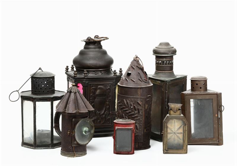 Lotto di otto lanterne in rame e metallo  - Asta Arredi, Dipinti e Oggetti d'Arte - Cambi Casa d'Aste