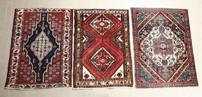 Lotto di Tre Tappeti Persia XX Secolo