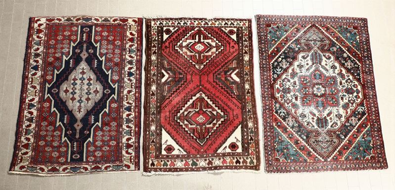 Lotto di tre tappeti Persia XX secolo  - Asta Arredi, Dipinti e Oggetti d'Arte - Cambi Casa d'Aste