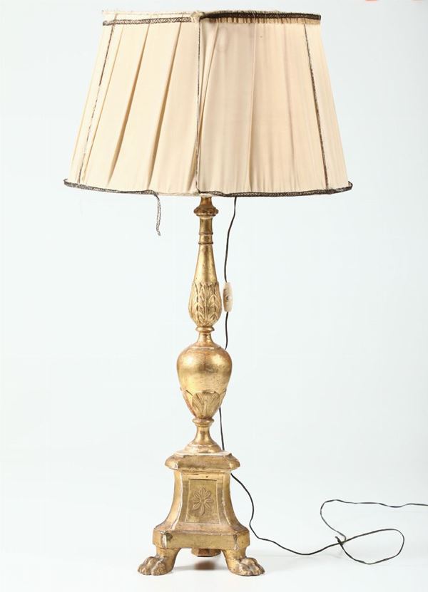Lampada in legno intagliato e dorato, XVIII secolo