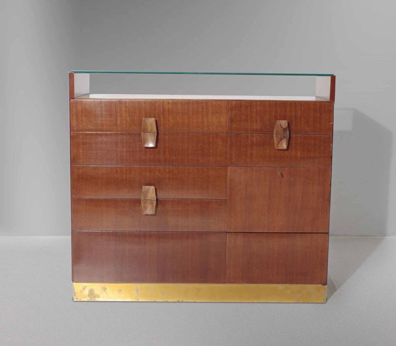 Cassettiera con struttura in legno e ottone. Piano in vetro.  - Auction Design - Cambi Casa d'Aste