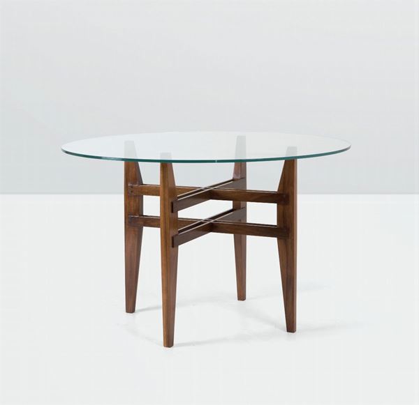 Tavolo con struttura in legno e piano in vetro