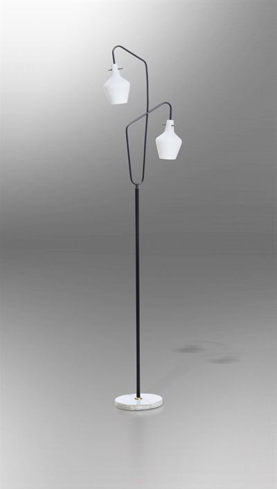 Lampada da Terra con Struttura in Ottone Laccato, Diffusori in Vetro Opalino e Base in Marmo.