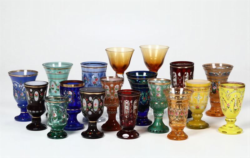 Lotto di bicchieri in vetro e cristallo colorato  - Asta Arredi, Dipinti e Oggetti d'Arte - Cambi Casa d'Aste