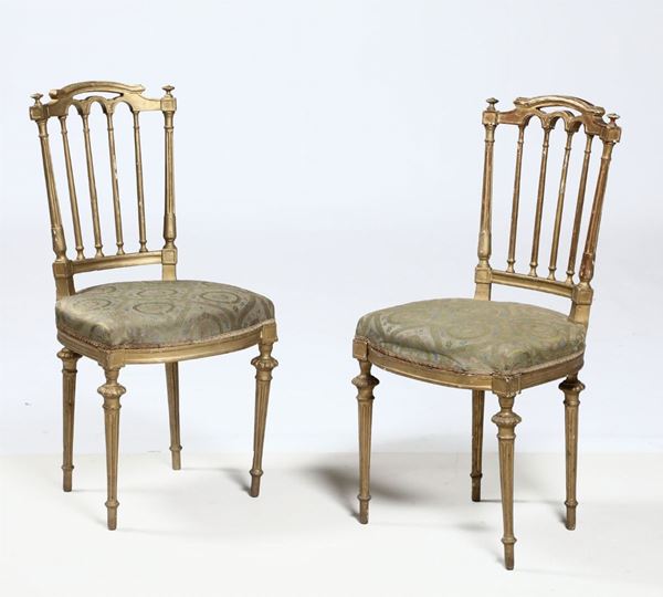 Tre sedie tipo Chiavarina in legno dorato