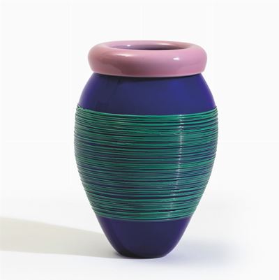 Toots Zynsky, Vaso Venini in vetro incamiciato blu e rosa (serie “Chiacchiera”), Murano, 1988 ca.
