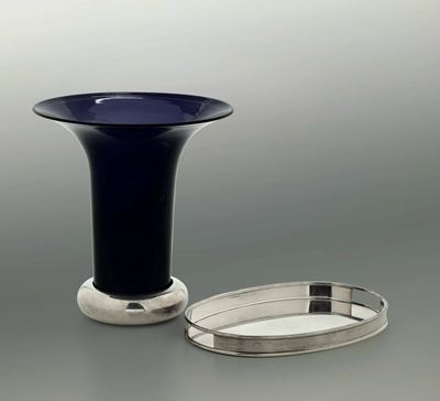 Lotto Composto da Vaso in Vetro con Base in Argento e Vassoio in Argento Sabattini