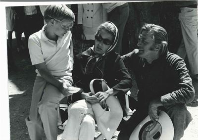 John R. Hamiltonkirk Douglas con Anne e Michael