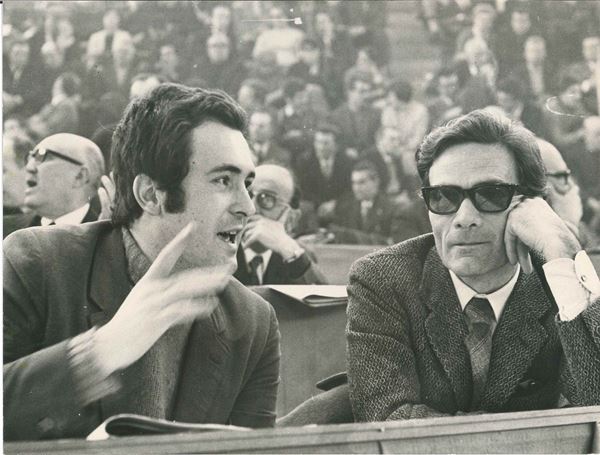 I registi Bernardo Bertolucci e Pierpaolo Pasolini al XII congresso PCI di Bologna, 1969
