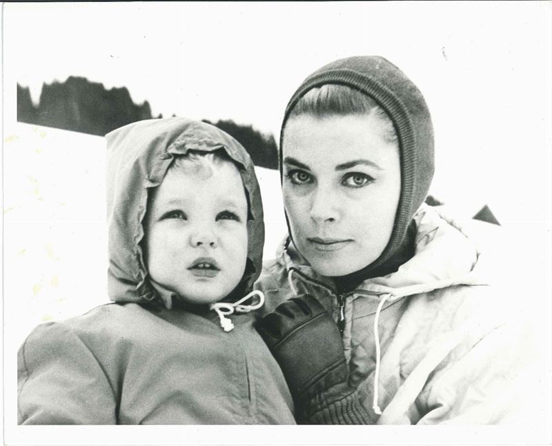 Grace Kelly e Alberto sulla neve  - Asta C'era una volta a Hollywood - Cambi Casa d'Aste