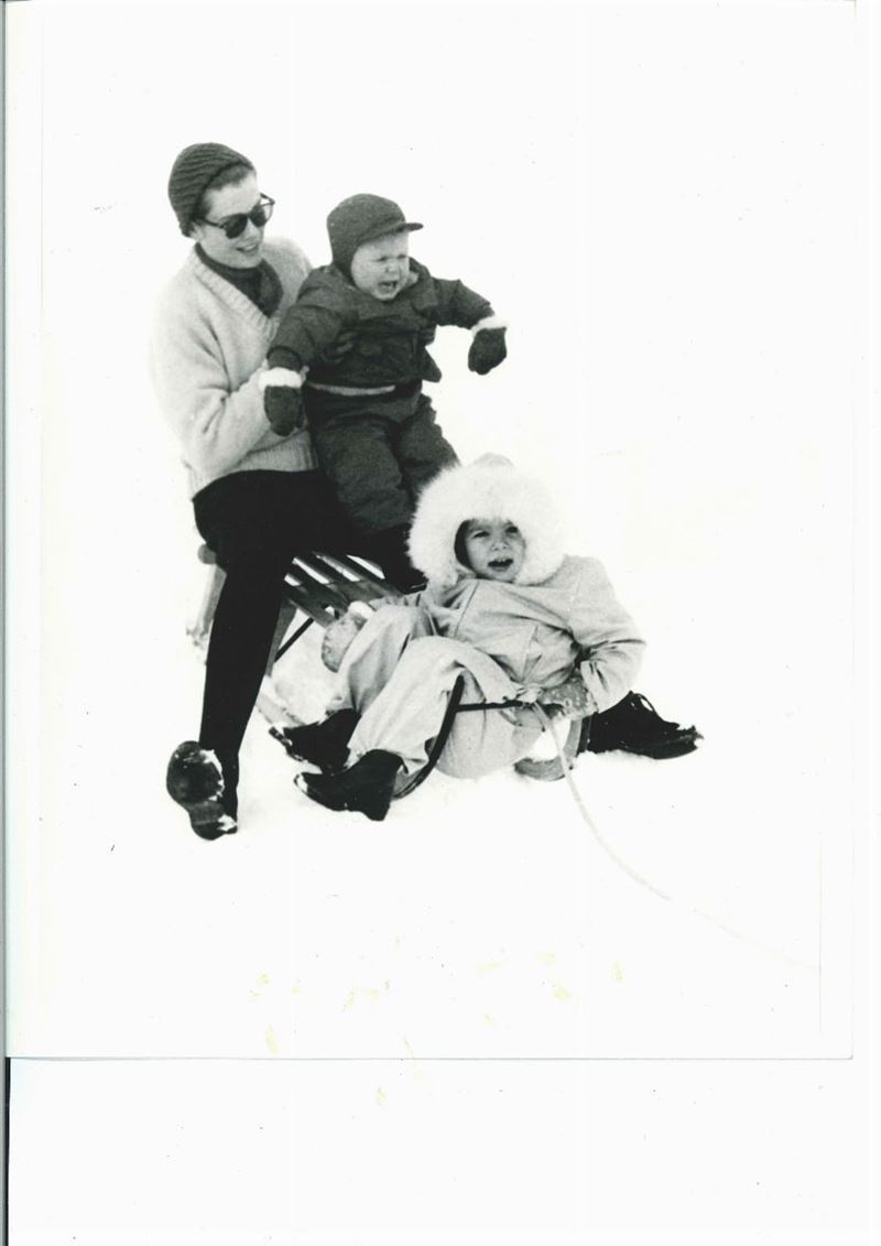 Grace Kelly con i figli sulla neve  - Asta C'era una volta a Hollywood - Cambi Casa d'Aste
