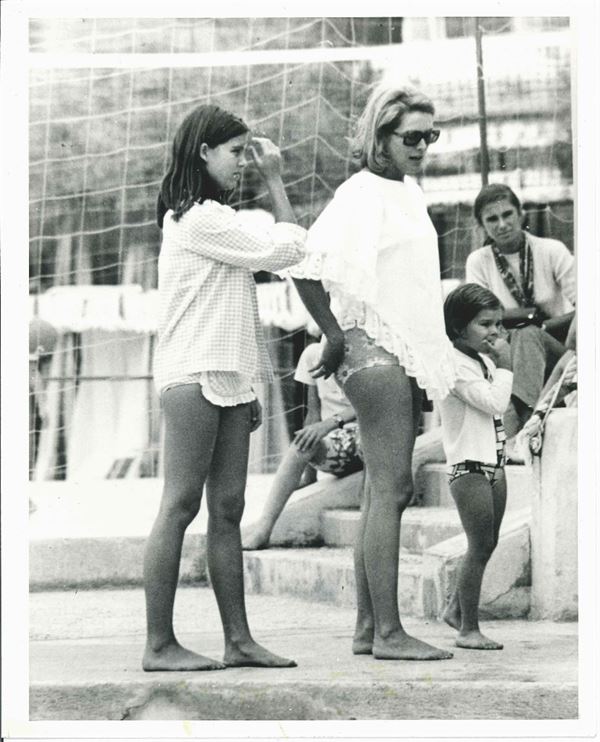 Grace Kelly e Carolina in spiaggia