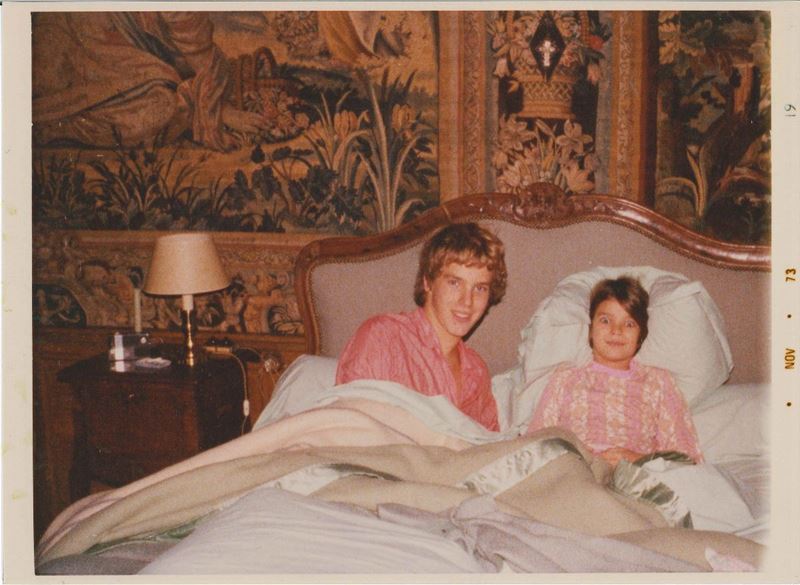 At home, Vita della famiglia Grace - Ranieri, i figli a letto, 1973  - Asta C'era una volta a Hollywood - Cambi Casa d'Aste