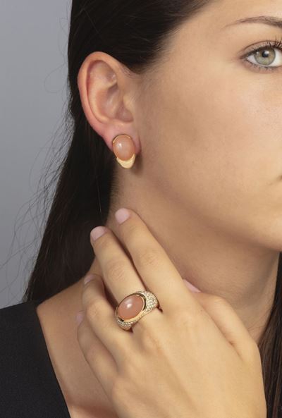 Demi-parure Composta da Anello ed Orecchini con Clair De Lune e Diamanti