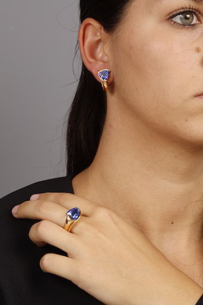 Grumser. Demi-parure Composta da Anello ed Orecchini con Tanzaniti