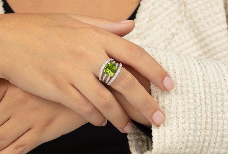 Peridot and diamond ring  - Auction Jewels - Cambi Casa d'Aste