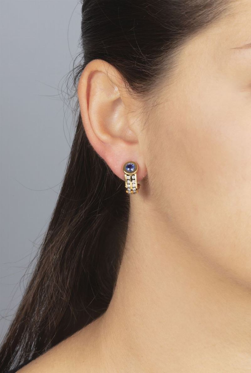 Pair of sapphire and diamond earrings  - Auction Jewels - Cambi Casa d'Aste