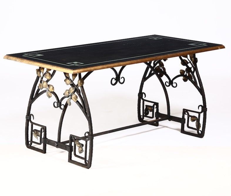 Tavolo rettangolare con piano in legno e montanti in ferro, XX secolo  - Asta Antiquariato - Cambi Casa d'Aste